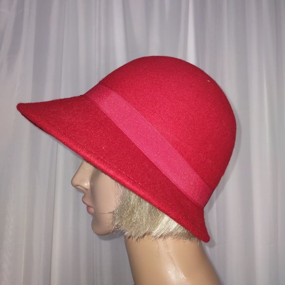 Croft & Barrow Red Cloche hat  100% wool Inner band is 22" - Picture 3 of 9